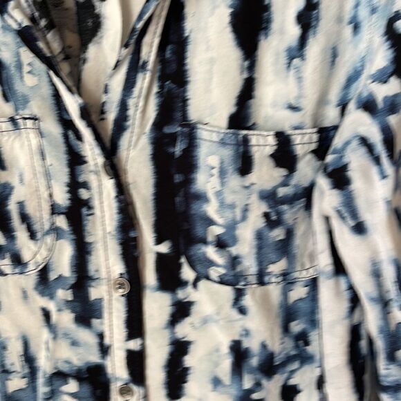 ❤️Rock & Republic Women’s Tie Dye Button Down - Picture 3 of 5